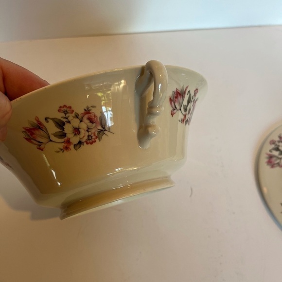 Aberdeen Moss Rose Round Covered Vegetable Dish - Picture 14 of 16